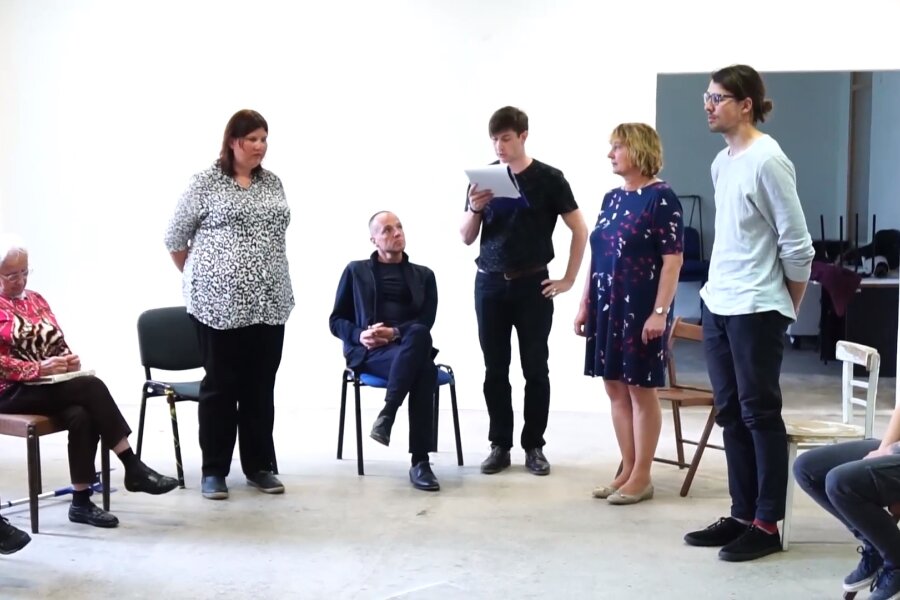 David Bartoš (FaVU VUT Brno): Průvodce, performance, 2 x video, 2018